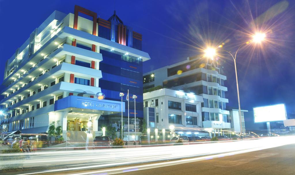 Hotel Gajahmada Понтианак Екстериор снимка