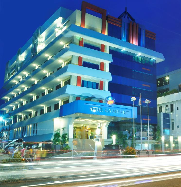Hotel Gajahmada Понтианак Екстериор снимка