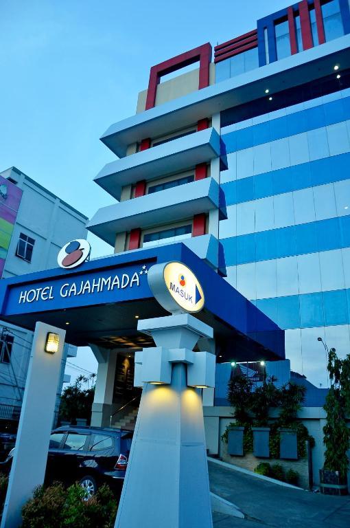 Hotel Gajahmada Понтианак Екстериор снимка